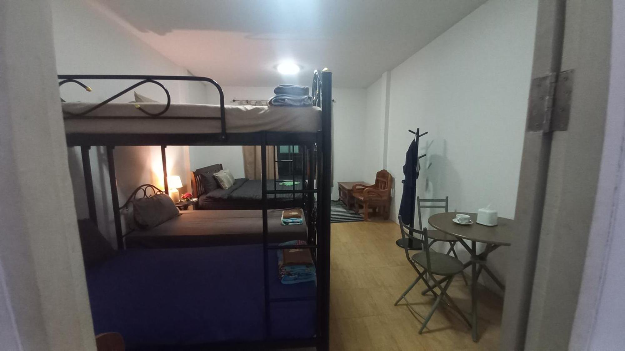 Amaretto Hostel Surat Thani Exterior photo