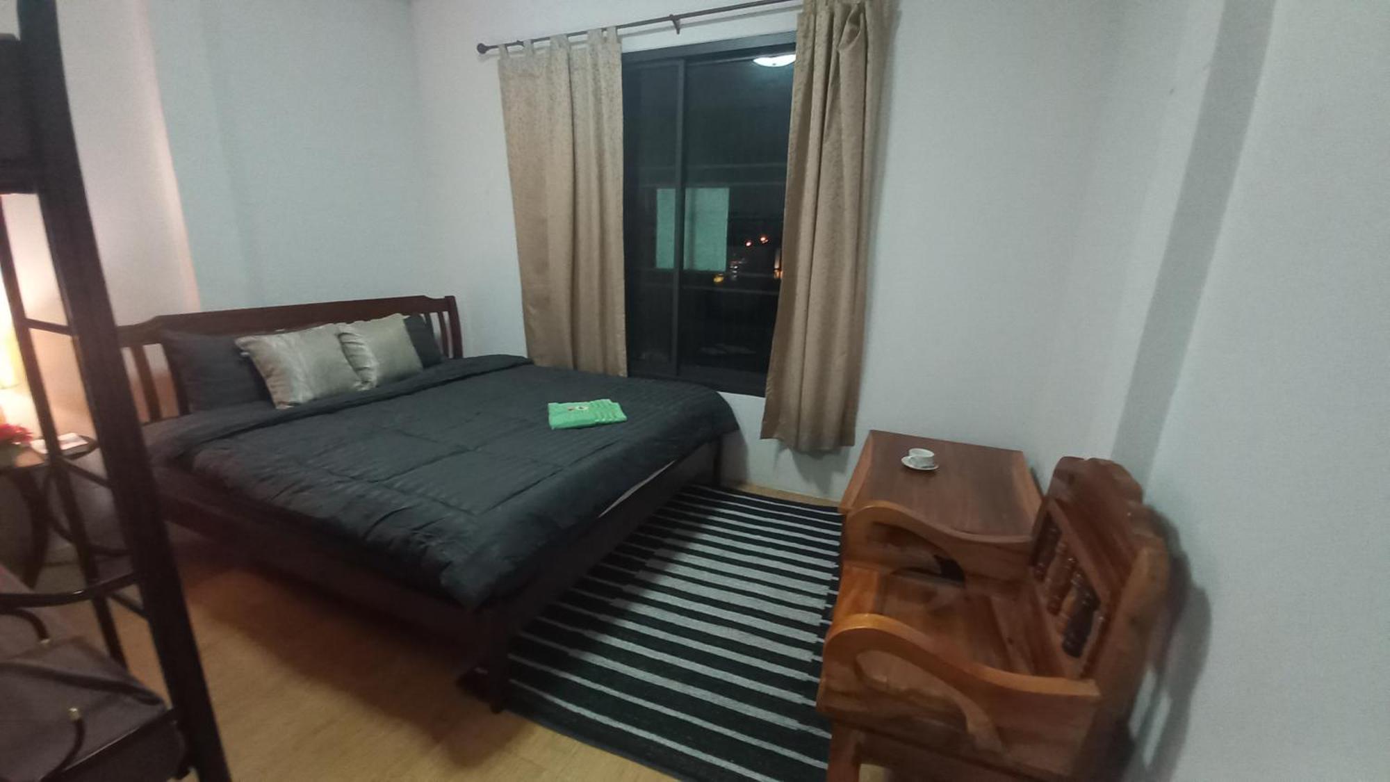 Amaretto Hostel Surat Thani Exterior photo